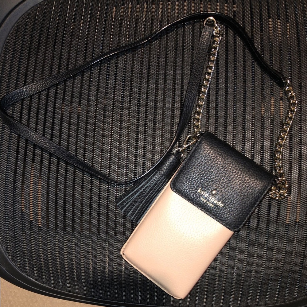 Kate Spade Crossbody with magnetic closure